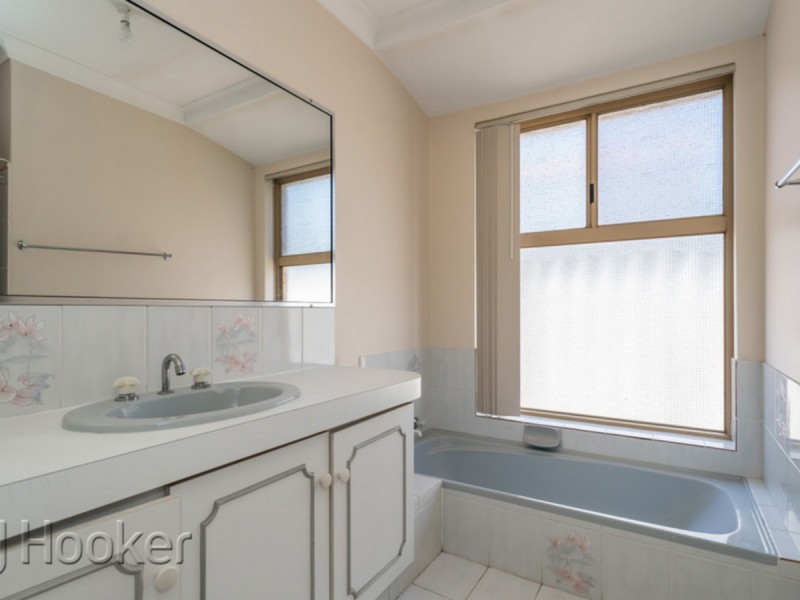 16 Templemore Gardens, Waterford WA 6152