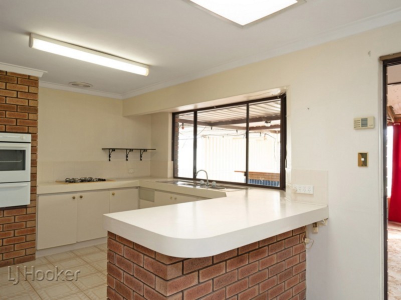 22 Kestrel Way, Thornlie WA 6108