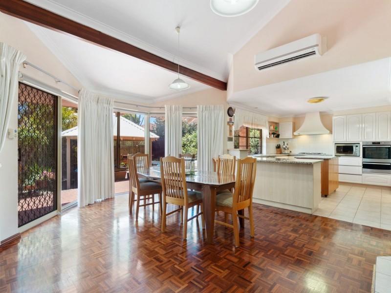 17 Townsend Dale, Mount Claremont WA 6010