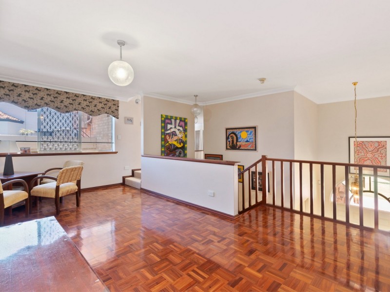 17 Townsend Dale, Mount Claremont WA 6010