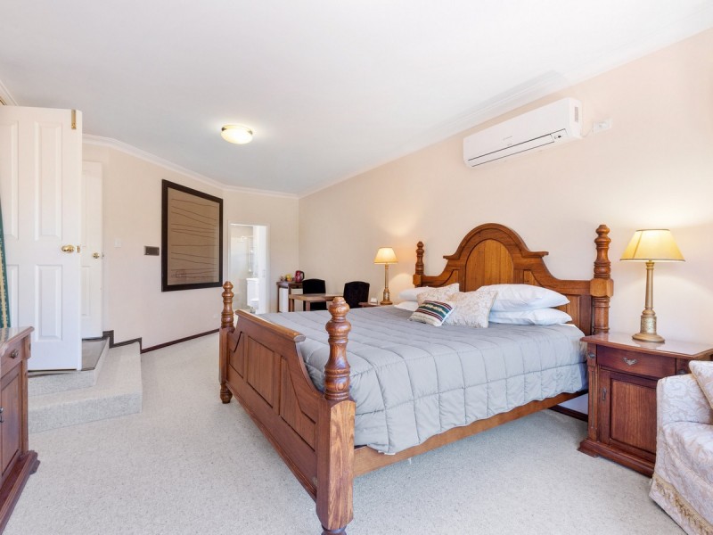 17 Townsend Dale, Mount Claremont WA 6010