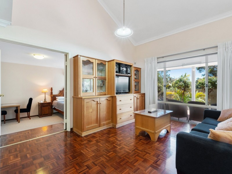 17 Townsend Dale, Mount Claremont WA 6010