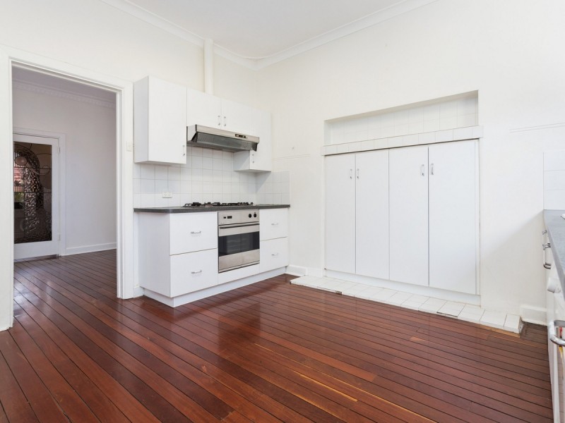 1 Gladstone Street, St James WA 6102