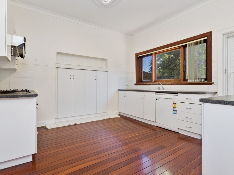 1 Gladstone Street, St James WA 6102