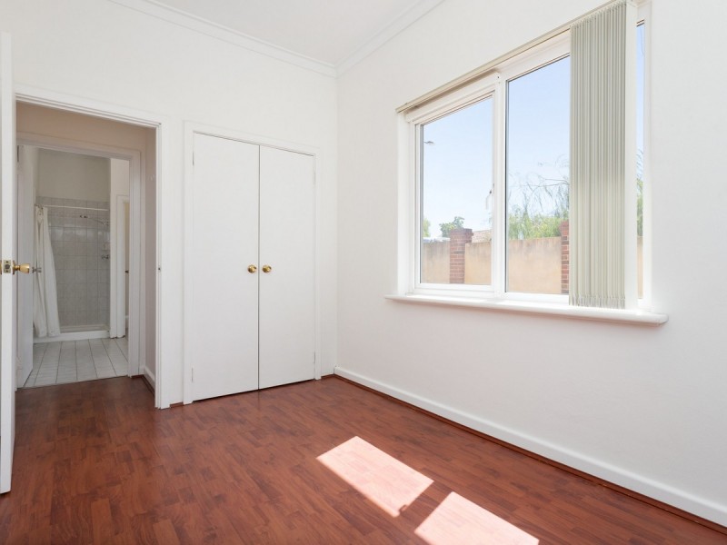 1 Gladstone Street, St James WA 6102