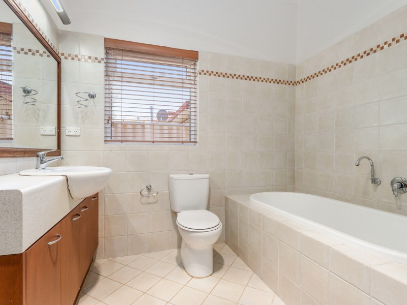 1 Gladstone Street, St James WA 6102