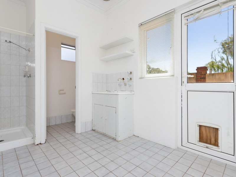 1 Gladstone Street, St James WA 6102