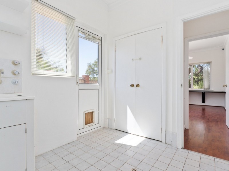 1 Gladstone Street, St James WA 6102