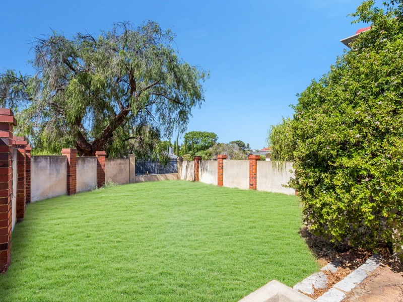 1 Gladstone Street, St James WA 6102