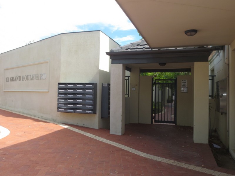 24/101 Grand Boulevard, Joondalup WA 6027