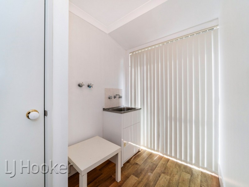 24 Spoonbill Place, Queens Park WA 6107