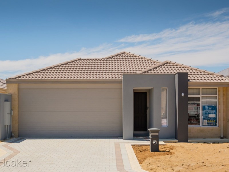 16 Kangaroo Avenue, Kwinana Town Centre WA 6167