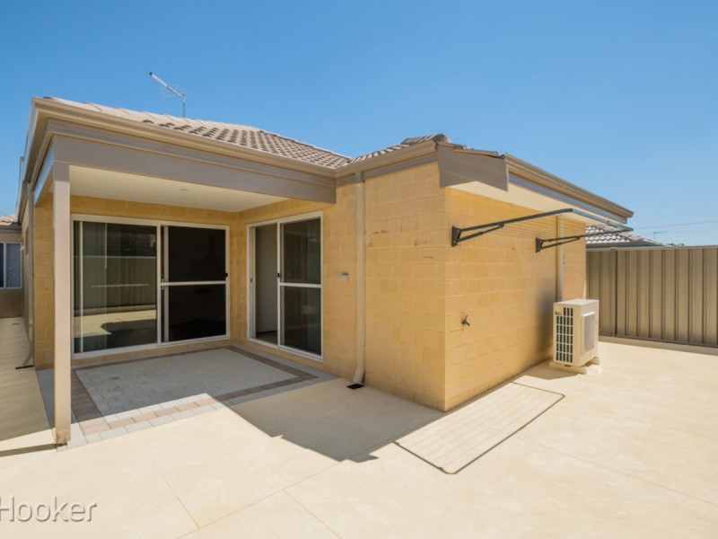 16 Kangaroo Avenue, Kwinana Town Centre WA 6167
