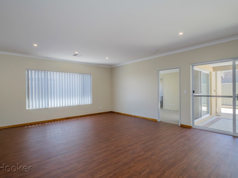 16 Kangaroo Avenue, Kwinana Town Centre WA 6167