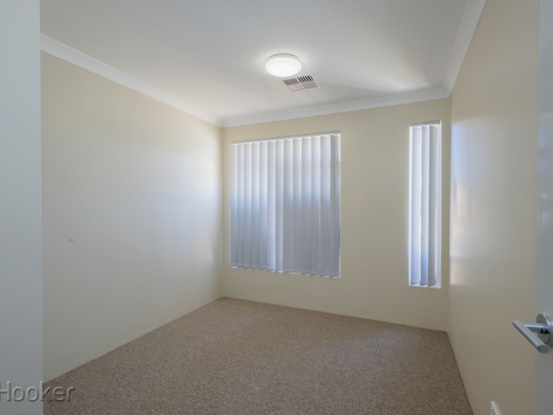 16 Kangaroo Avenue, Kwinana Town Centre WA 6167