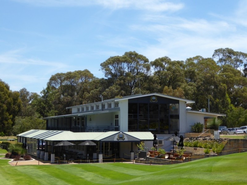 16 Kangaroo Avenue, Kwinana Town Centre WA 6167