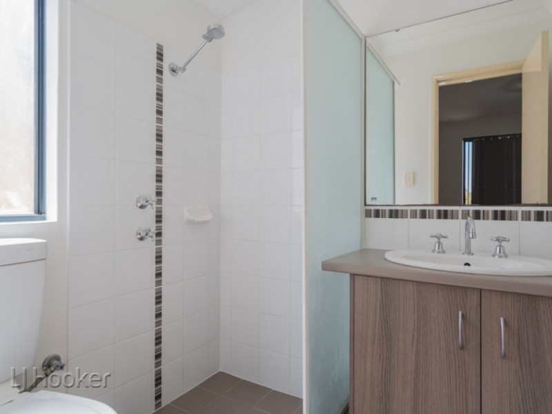 15 Trafalgar Place, Queens Park WA 6107