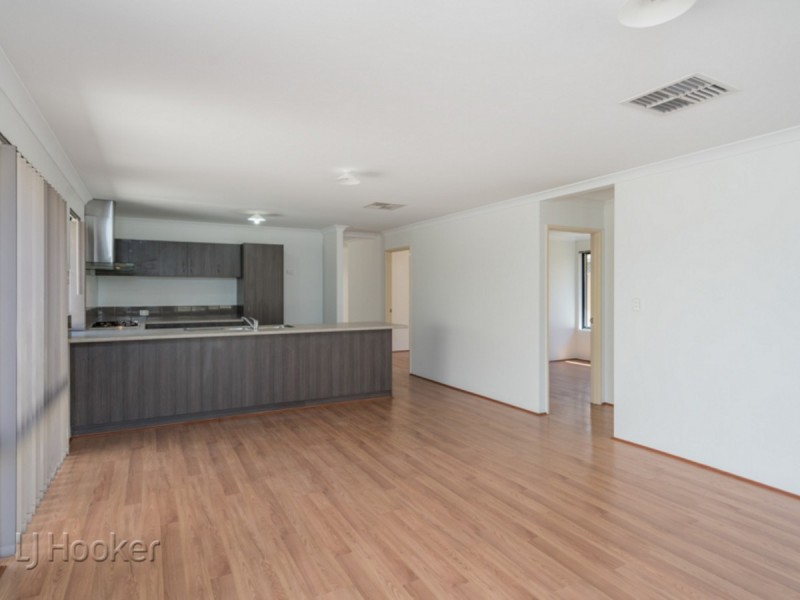 15 Trafalgar Place, Queens Park WA 6107