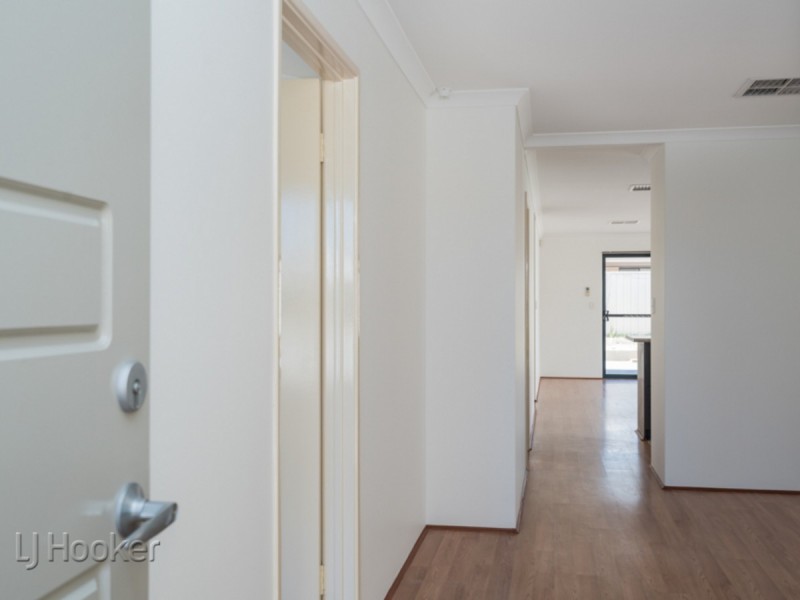 15 Trafalgar Place, Queens Park WA 6107