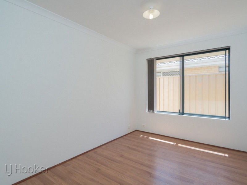 15 Trafalgar Place, Queens Park WA 6107