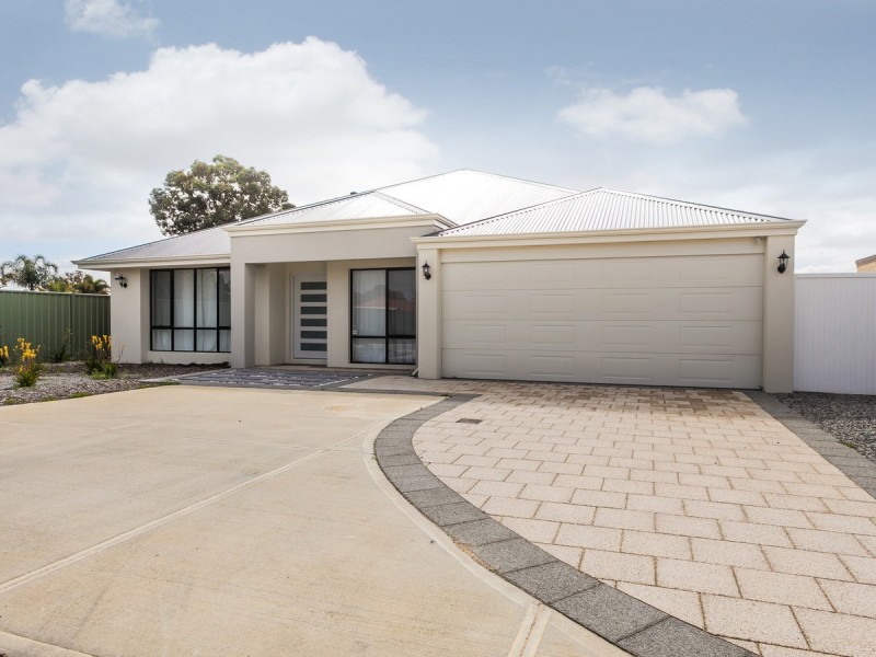 16 Tringa Rise, East Cannington WA 6107