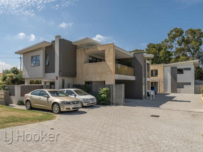 4/5 Oakland Avenue, Cloverdale WA 6105