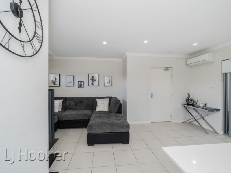 4/5 Oakland Avenue, Cloverdale WA 6105