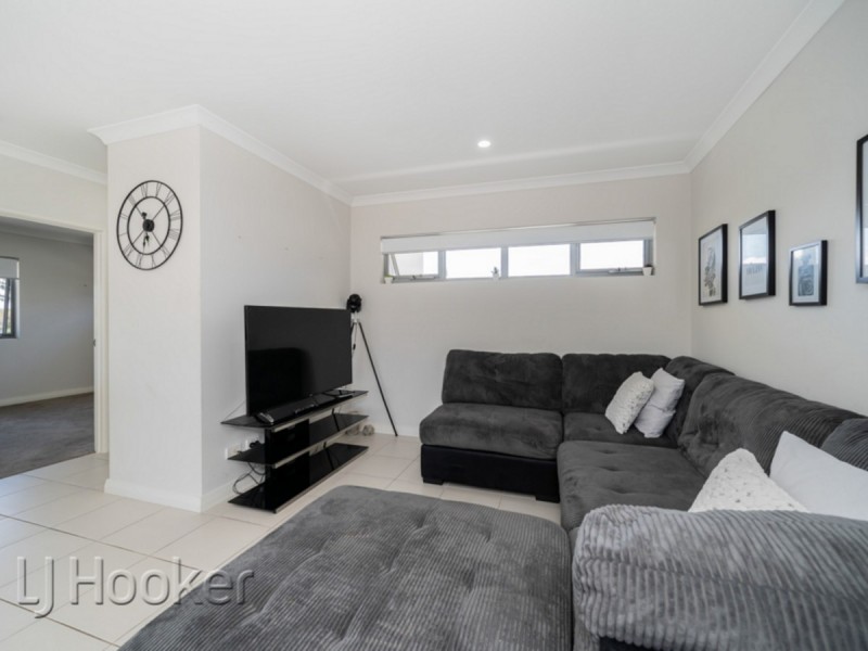 4/5 Oakland Avenue, Cloverdale WA 6105