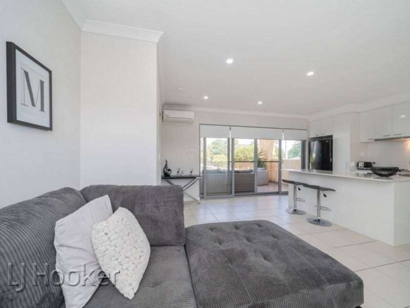 4/5 Oakland Avenue, Cloverdale WA 6105