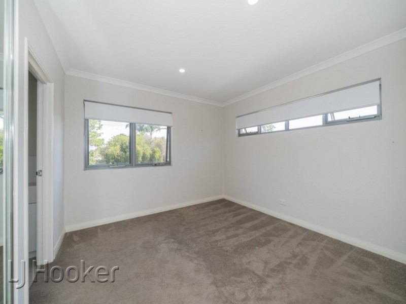 4/5 Oakland Avenue, Cloverdale WA 6105