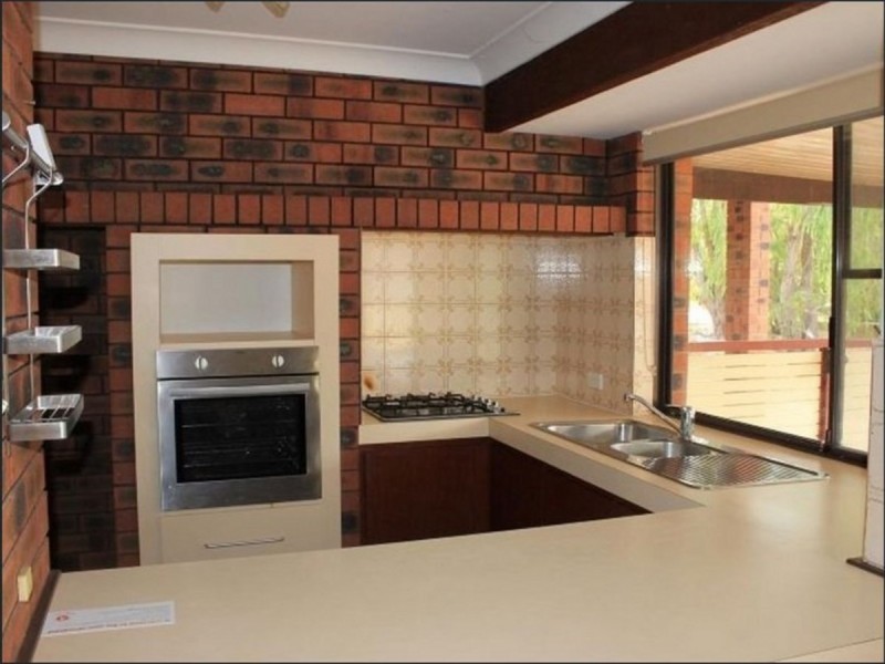 8 Sovereign Avenue, Willetton WA 6155