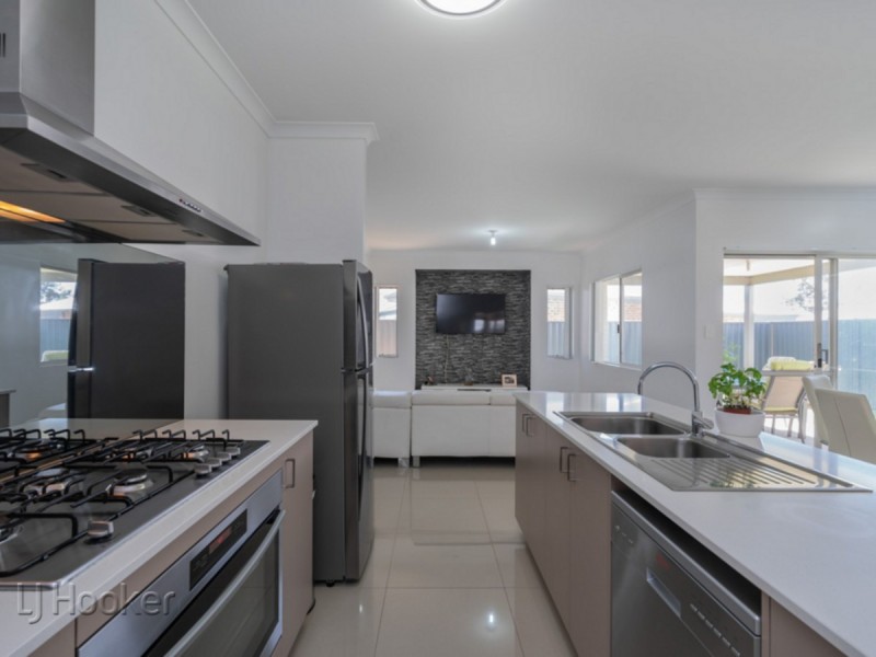 32 Vidalia Drive, Aveley WA 6069