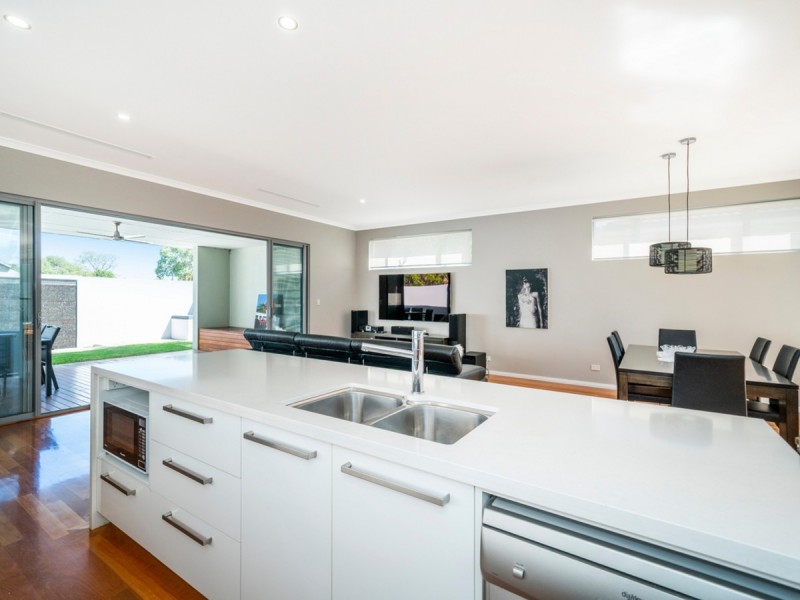 94a St Kilda Road, Rivervale WA 6103