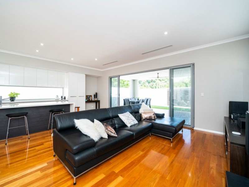 94a St Kilda Road, Rivervale WA 6103