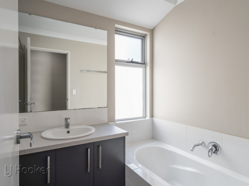 16B Central Terrace, Beckenham WA 6107