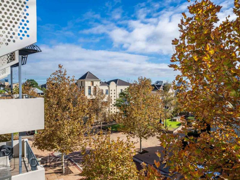 10/35 Haig Park Circle, East Perth WA 6004