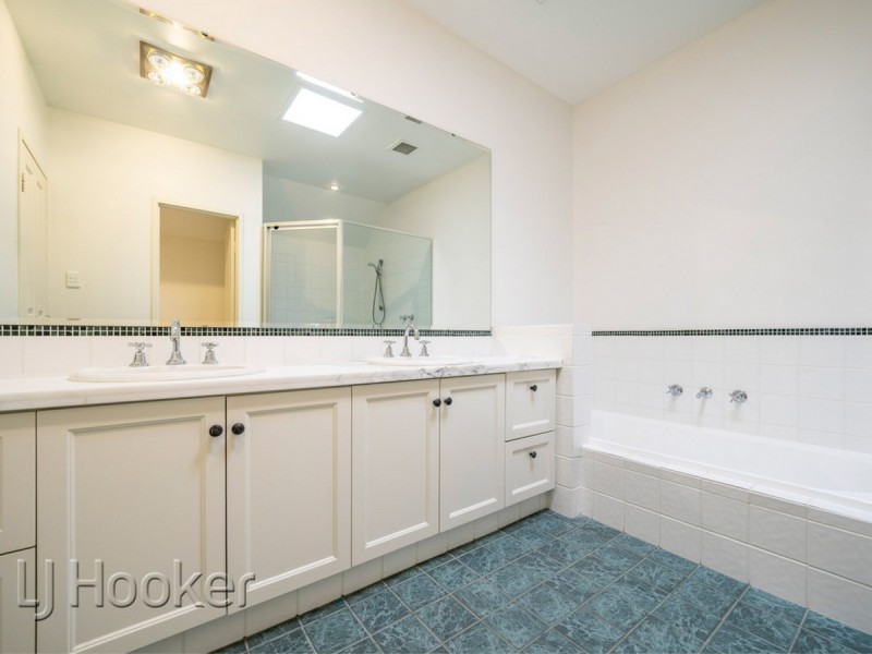 10/35 Haig Park Circle, East Perth WA 6004