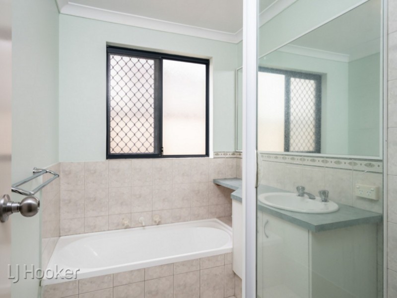 18 Eldridge Grove, Cannington WA 6107