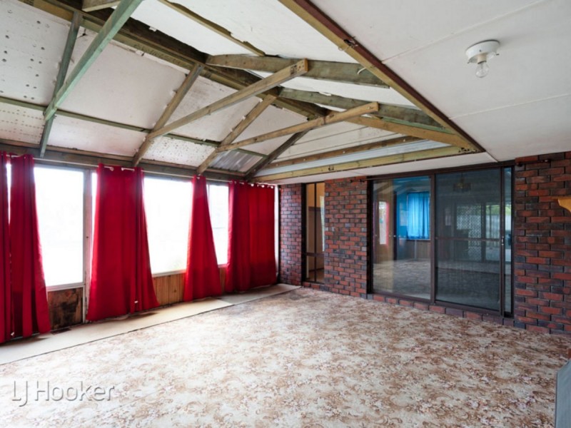 22 Kestrel Way, Thornlie WA 6108