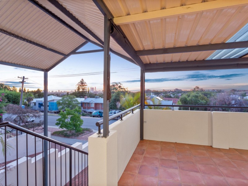 1/12 Puntie Crescent, Maylands WA 6051