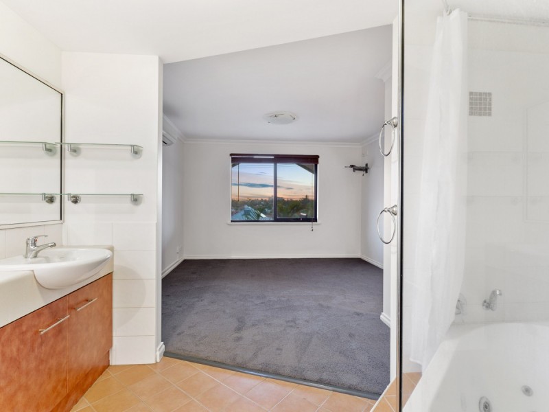 1/12 Puntie Crescent, Maylands WA 6051