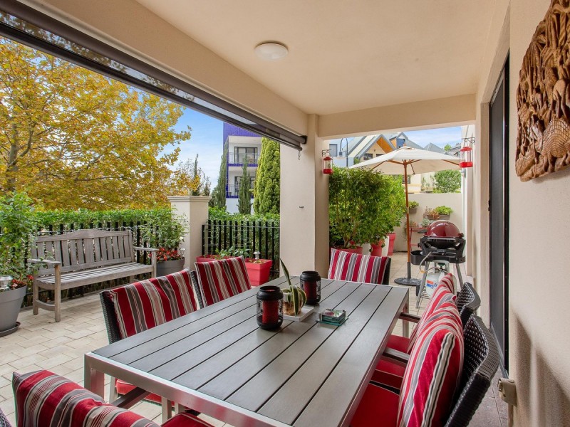 2/25 Haig Park Circle, East Perth WA 6004