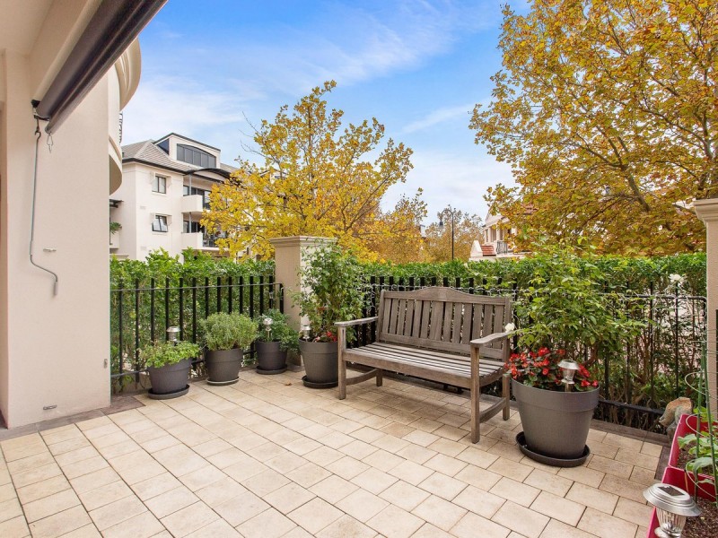 2/25 Haig Park Circle, East Perth WA 6004