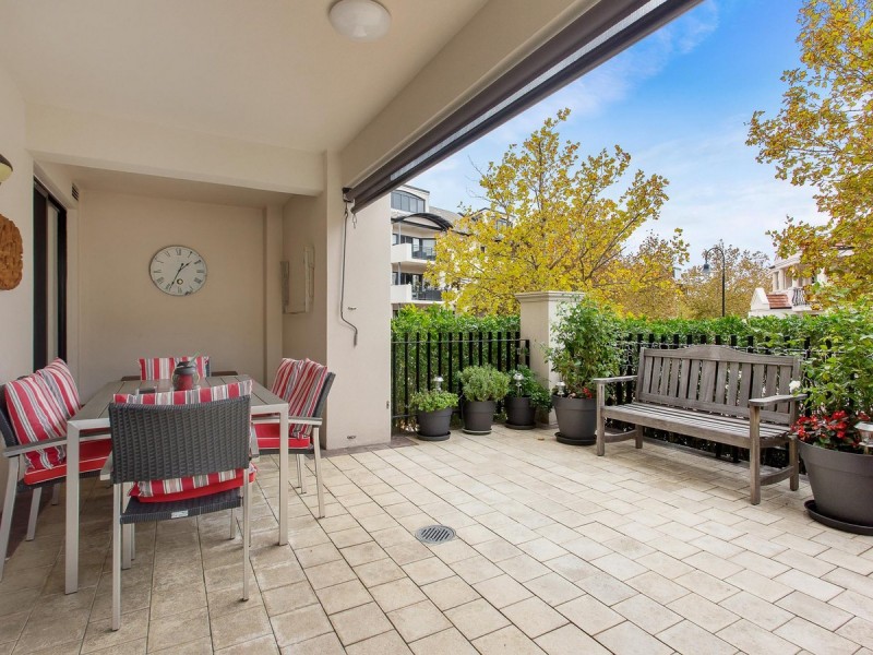 2/25 Haig Park Circle, East Perth WA 6004