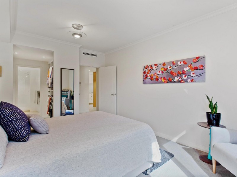 2/25 Haig Park Circle, East Perth WA 6004