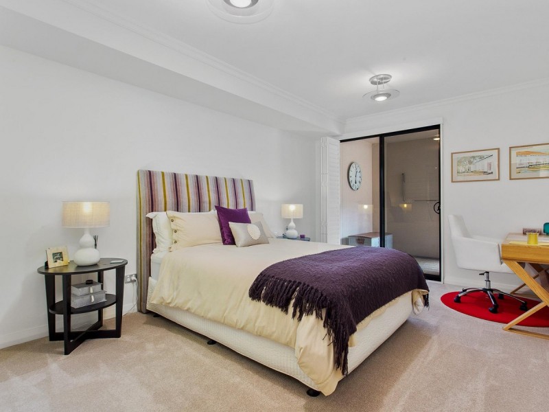 2/25 Haig Park Circle, East Perth WA 6004