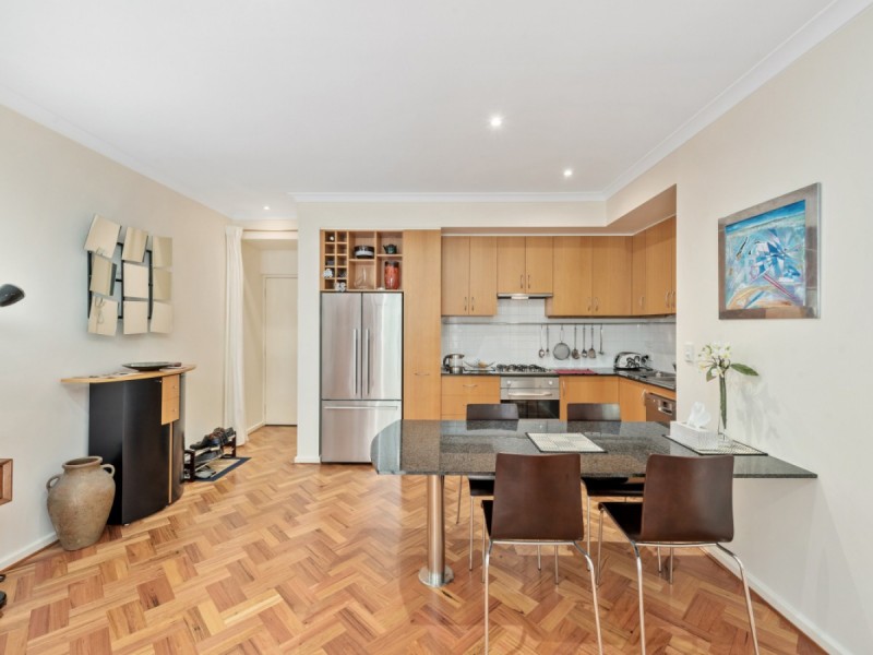 2/22 Saunders Street, East Perth WA 6004