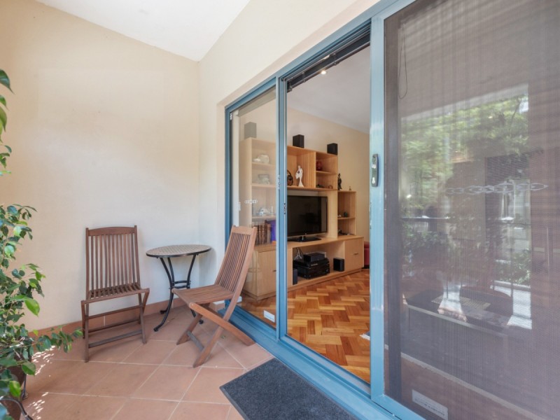 2/22 Saunders Street, East Perth WA 6004