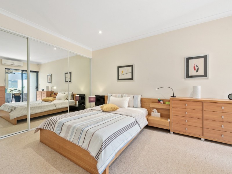 2/22 Saunders Street, East Perth WA 6004