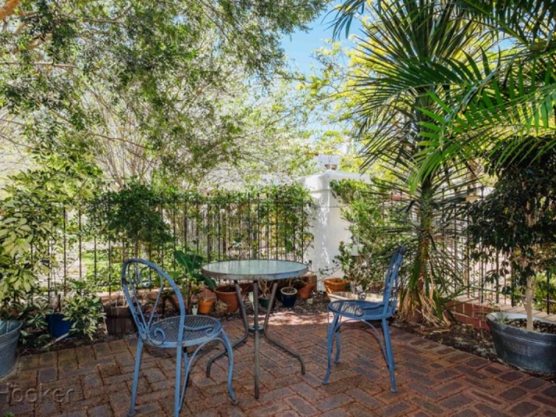 2/19 Little Shenton Lane, Northbridge WA 6003